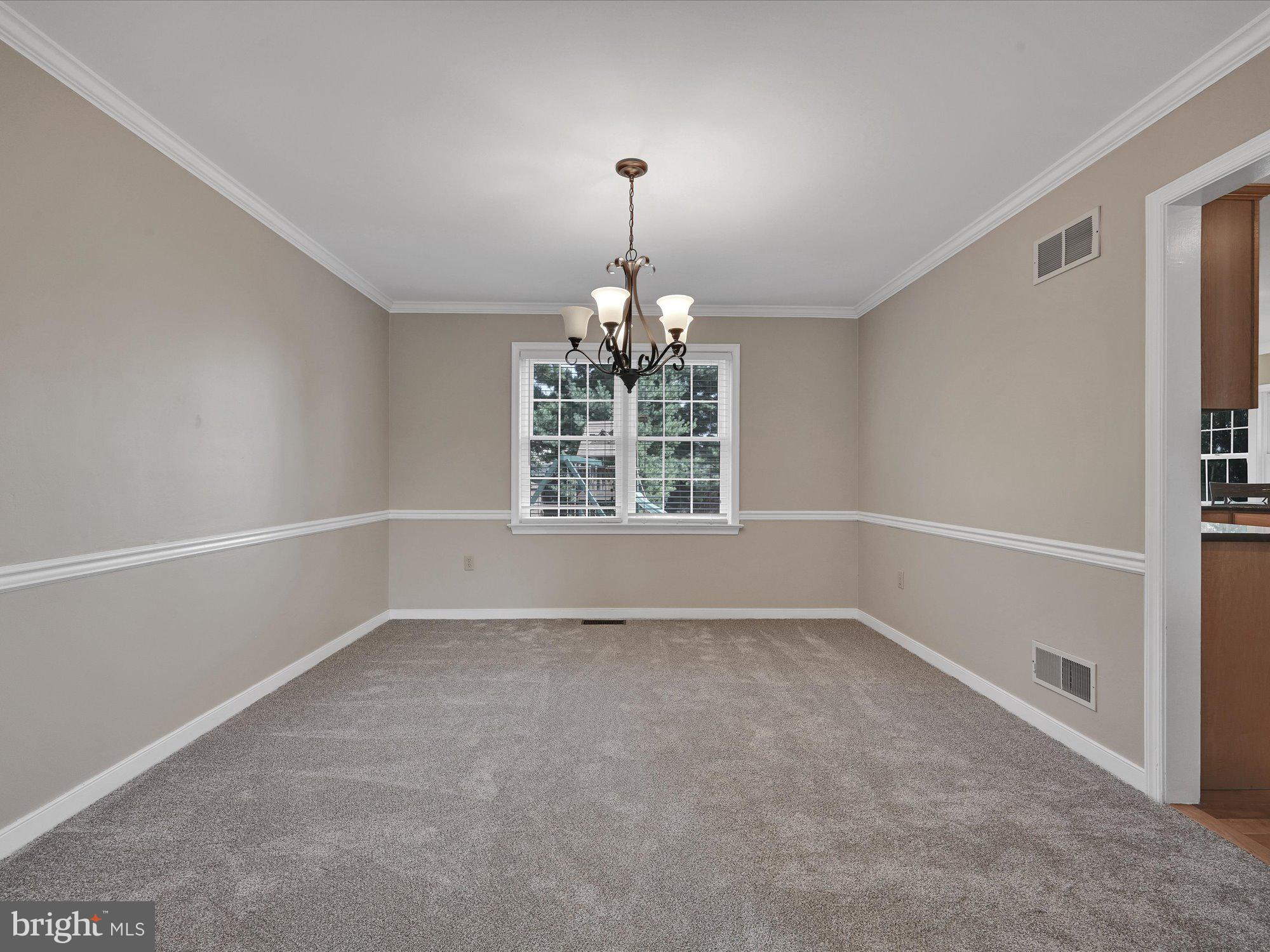 323 Royal Hunt Way Lititz, PA 17543 - Photo 8 of 29