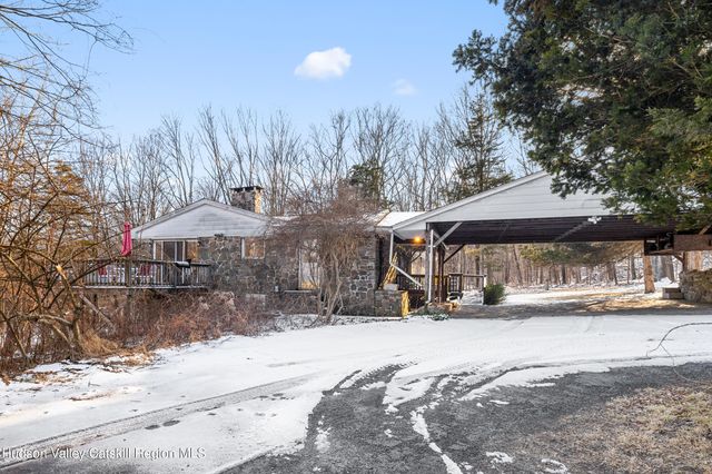 $585,000 | 660 North Chodikee Lake Road, Highland, NY 12528