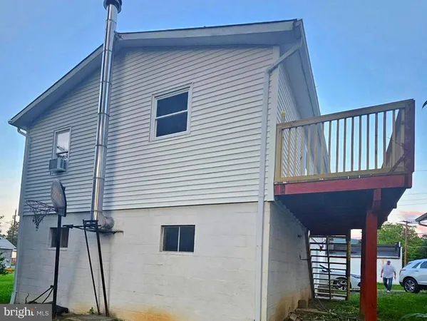 a view of a house with a garage