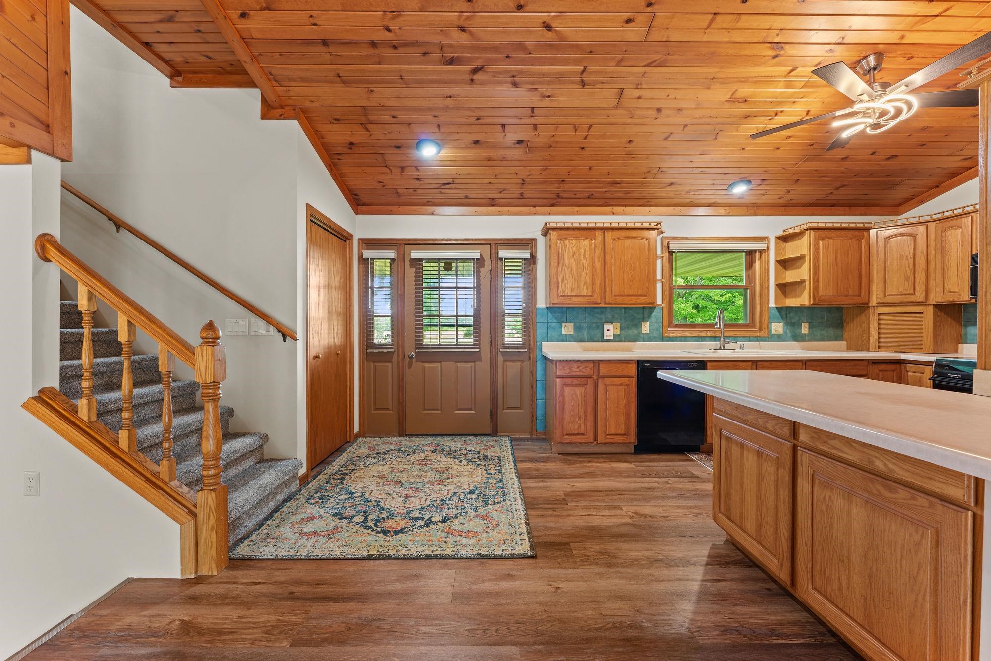S6041 Oak Court Baraboo, WI 53913 - Photo 8 of 69