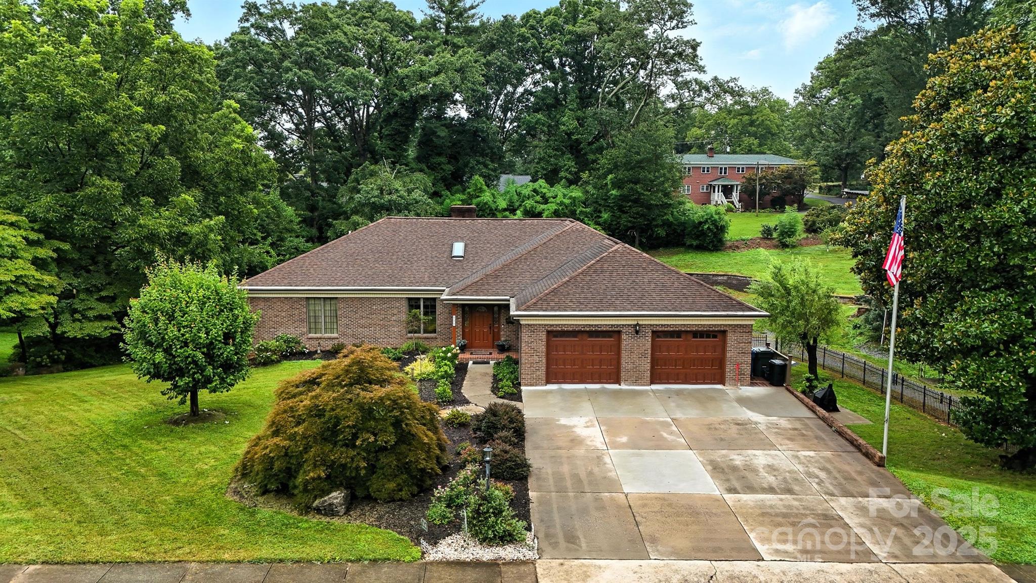 530 5th Street Northwest Hickory, NC 28601 - Photo 1 of 48 a view of house with garden