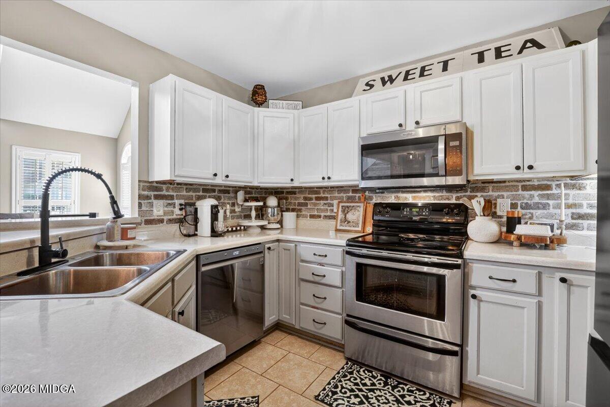 166 Howard Court Gray, GA 31032 - Photo 13 of 31 15-W7A3117