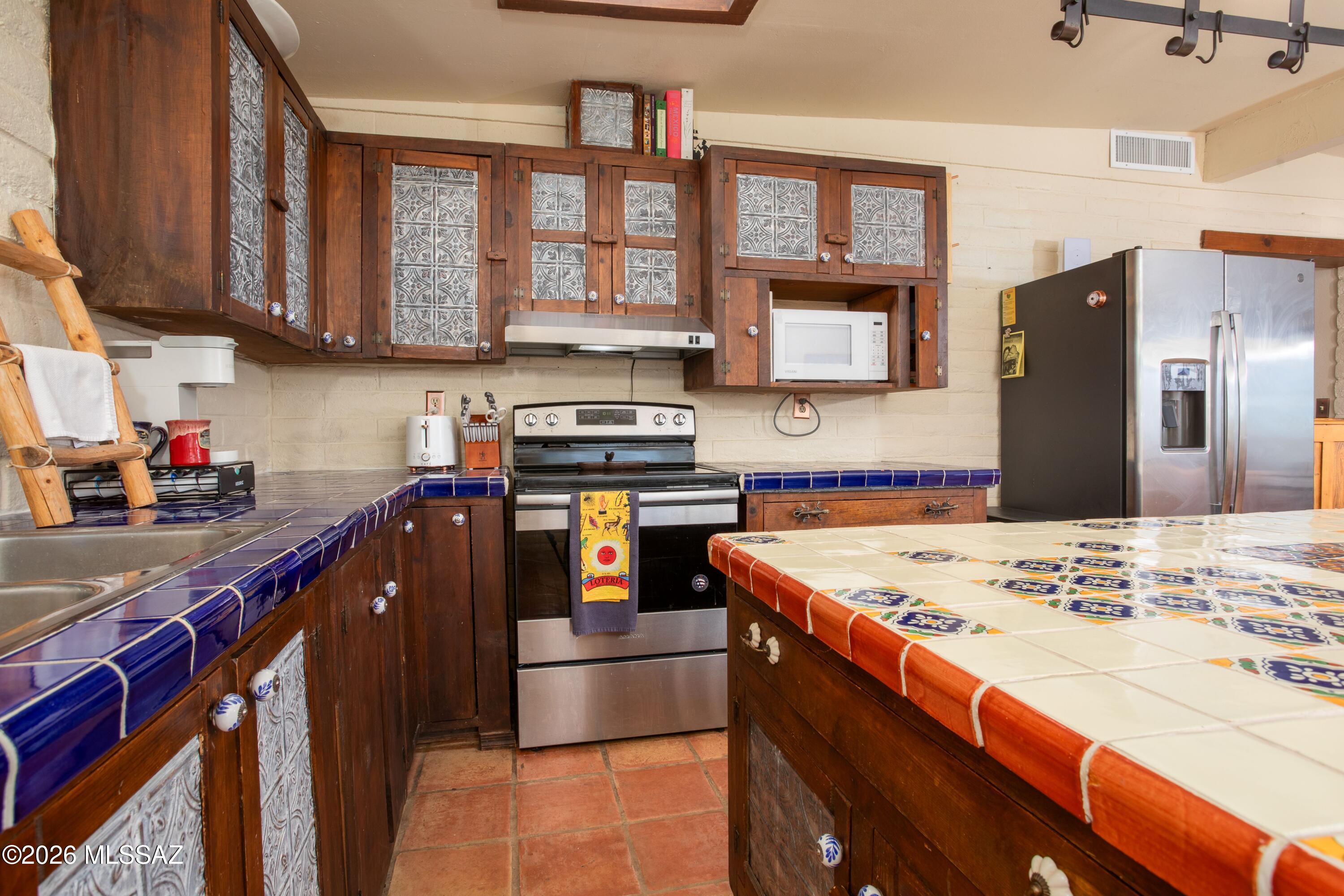 13520 West Universal Ranch Road Arivaca, AZ 85601 - Photo 12 of 48 019bc925-8e8e-71ad-9b26-3d0586eeaa23