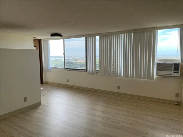 $1,800 | 1060 Kamehameha Highway, Unit 2703B, Pearl City, HI 96782