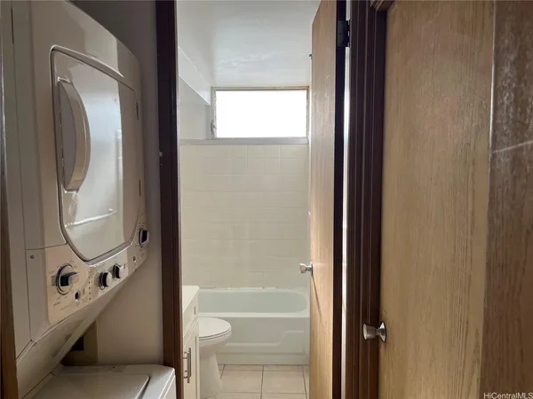 $1,800 | 1060 Kamehameha Highway, Unit 2703B, Pearl City, HI 96782