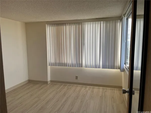 $1,800 | 1060 Kamehameha Highway, Unit 2703B, Pearl City, HI 96782