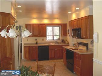 100 Old Oak Tree Road Lansdale, PA 19446 - Photo 2 of 6 Gallery Image 2
