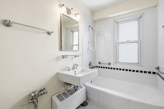 2909 North Sheridan Road, Unit 802 Chicago, IL 60657 - Photo 12 of 22