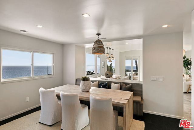 $6,995,000 | 31558 Victoria Point Road, Malibu, CA 90265