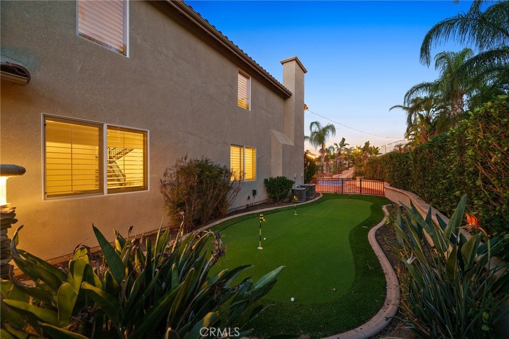 18604 Sunset Knoll Drive Riverside, CA 92504 - Photo 47 of 66 Putting Green.