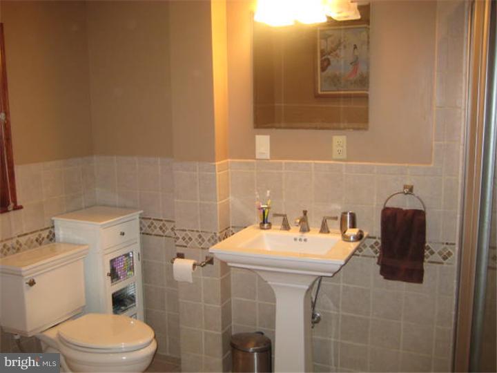 8609 Sagamore Road Philadelphia, PA 19128 - Photo 17 of 25