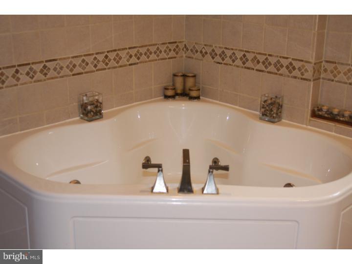 8609 Sagamore Road Philadelphia, PA 19128 - Photo 19 of 25