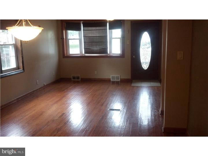 8609 Sagamore Road Philadelphia, PA 19128 - Photo 4 of 25