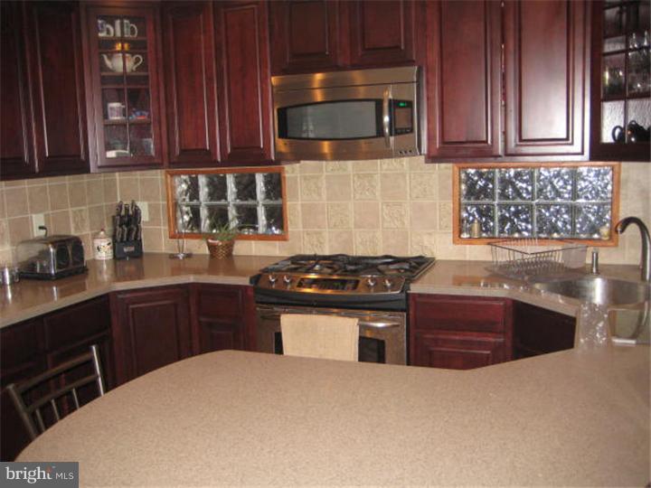 8609 Sagamore Road Philadelphia, PA 19128 - Photo 10 of 25