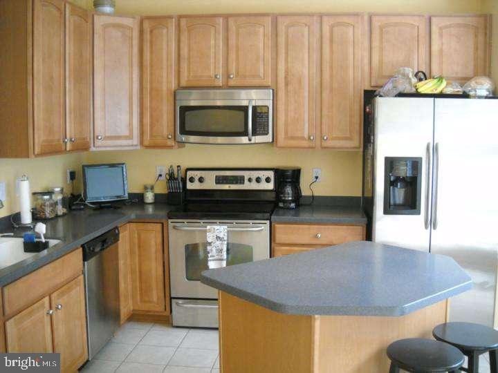 94 River Lane Riverside, NJ 08075 - Photo 3 of 7