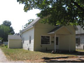 407 East 14th Street Rochester, IN 46975 - Photo 1 of 8