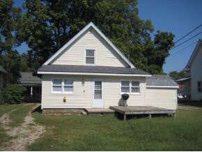 407 East 14th Street Rochester, IN 46975 - Photo 2 of 8
