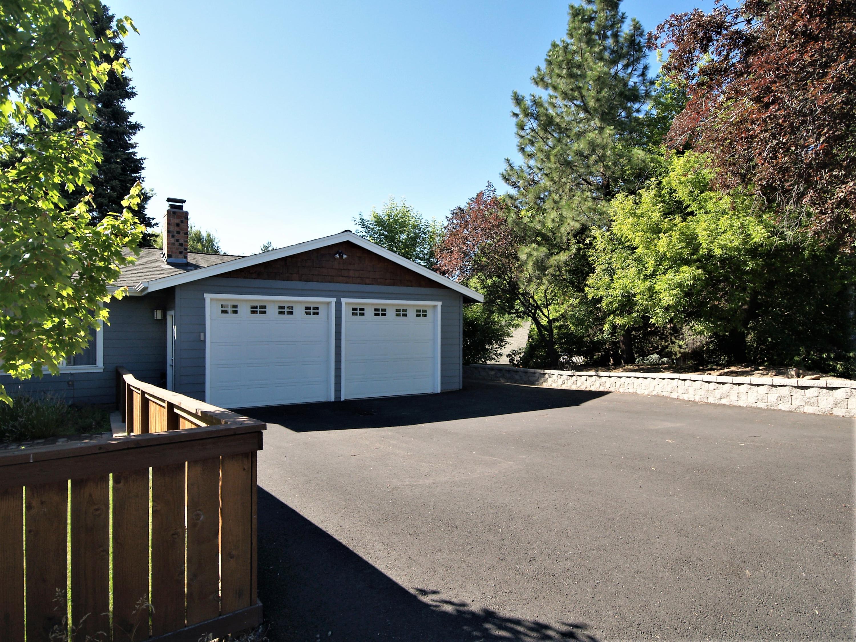 2728 Northeast Shepard Road Bend, OR 97701 - Photo 7 of 40 7