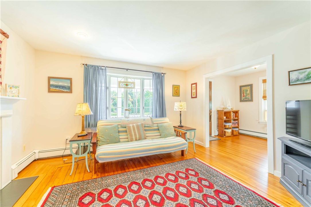 97 Beach Street Westerly, RI 02891 - Photo 13 of 33