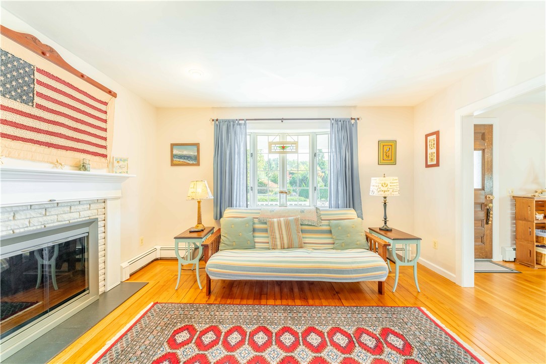 97 Beach Street Westerly, RI 02891 - Photo 14 of 33