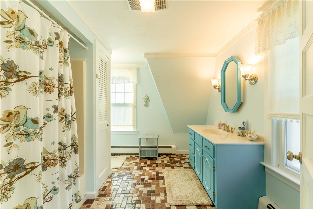 97 Beach Street Westerly, RI 02891 - Photo 19 of 33