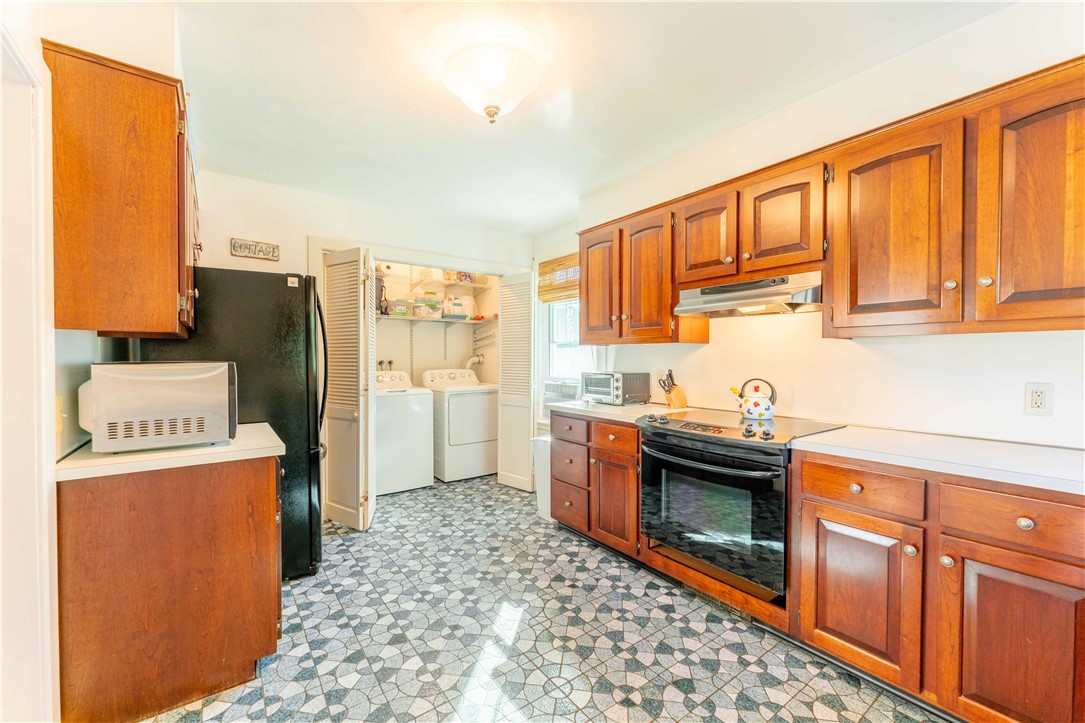 97 Beach Street Westerly, RI 02891 - Photo 10 of 33