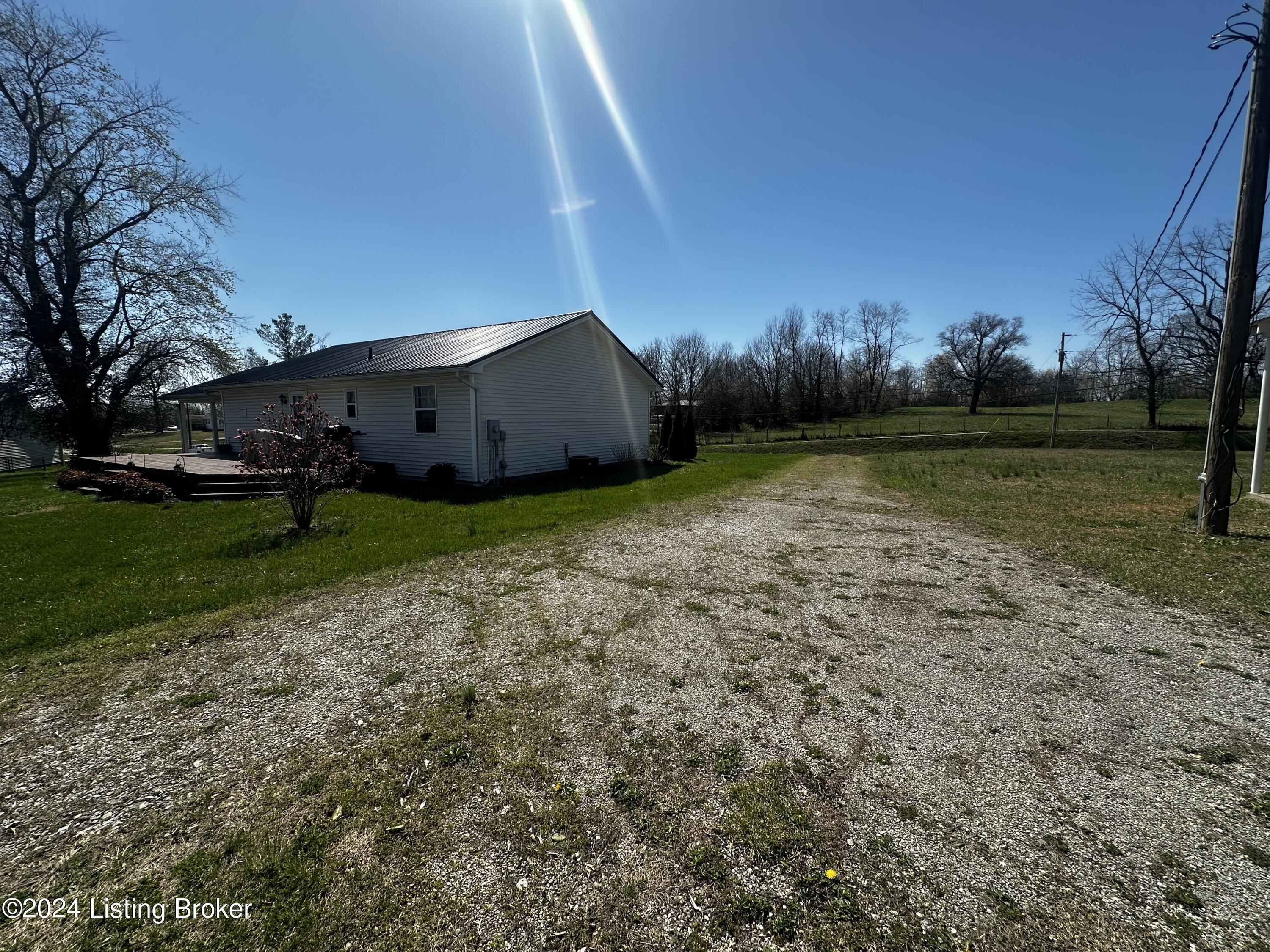 403 Sunbeam Road Leitchfield, KY 42754 - Photo 14 of 52 4637AAEC-8722-41B4-A9A5-906928E668A5