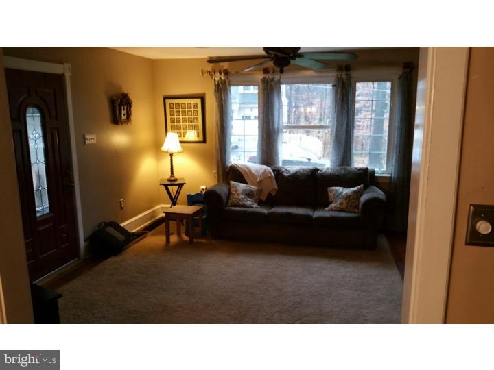 135 Biddle Road Paoli, PA 19301 - Photo 2 of 13 Living Room