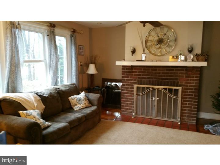 135 Biddle Road Paoli, PA 19301 - Photo 3 of 13 Living Room