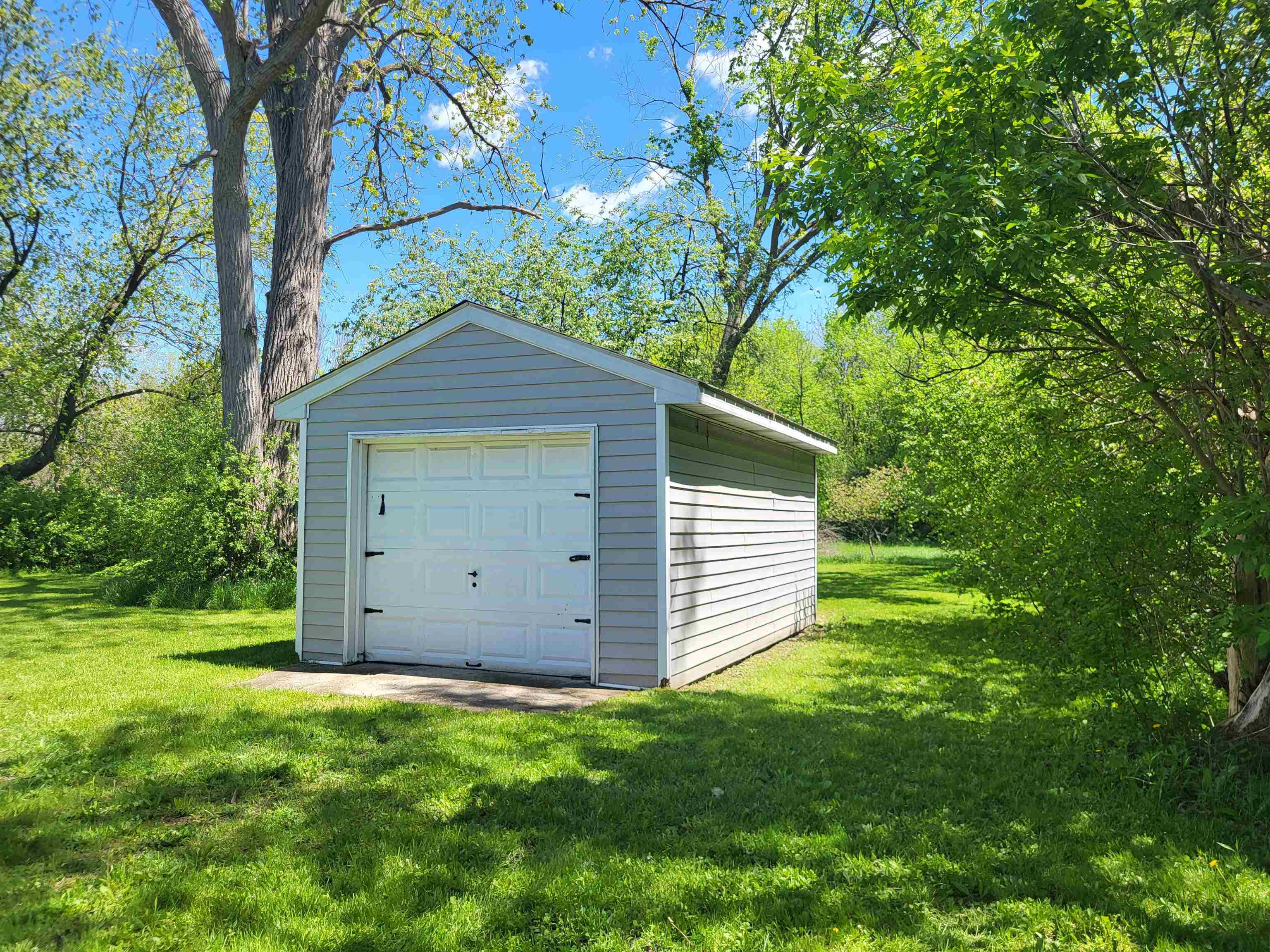 3182 North Center Road Flint, MI 48506 - Photo 26 of 34 50141519-7cb3adf3-f862-48eb-b140-5e3885acc851.JPG