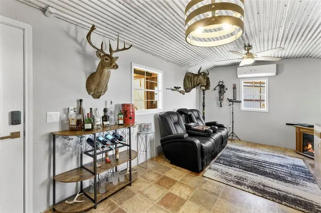 a view of backyard of the house