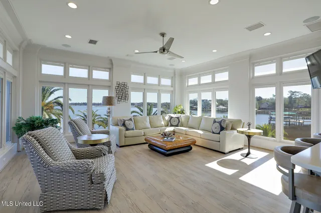 $2,800,000 | 104 Spanish Point Court, Ocean Springs, MS 39564