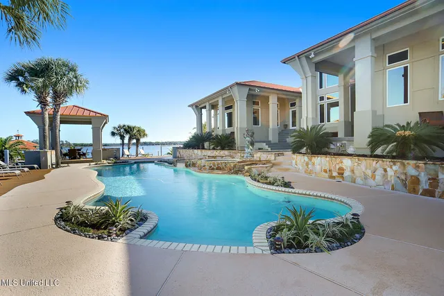 $2,800,000 | 104 Spanish Point Court, Ocean Springs, MS 39564