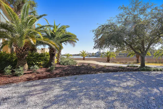 $2,800,000 | 104 Spanish Point Court, Ocean Springs, MS 39564