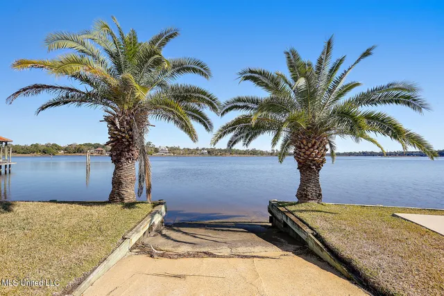 $2,800,000 | 104 Spanish Point Court, Ocean Springs, MS 39564