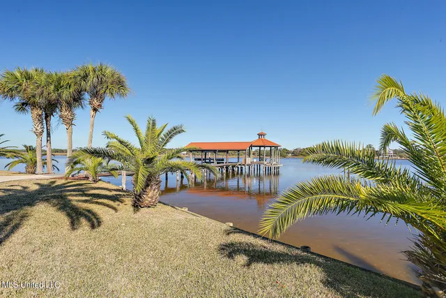 $2,800,000 | 104 Spanish Point Court, Ocean Springs, MS 39564