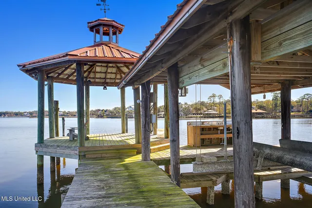 $2,800,000 | 104 Spanish Point Court, Ocean Springs, MS 39564