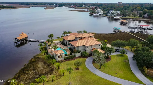 $2,800,000 | 104 Spanish Point Court, Ocean Springs, MS 39564