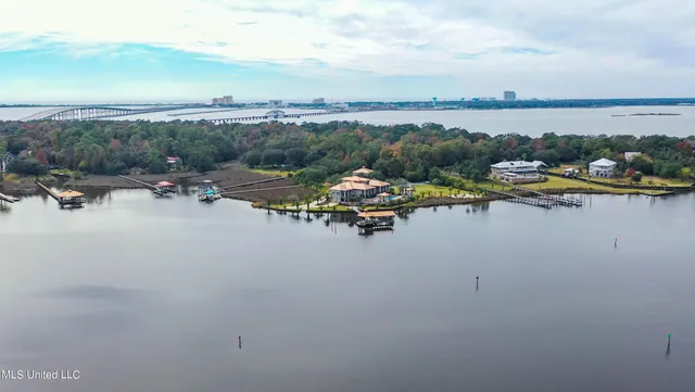 $2,800,000 | 104 Spanish Point Court, Ocean Springs, MS 39564