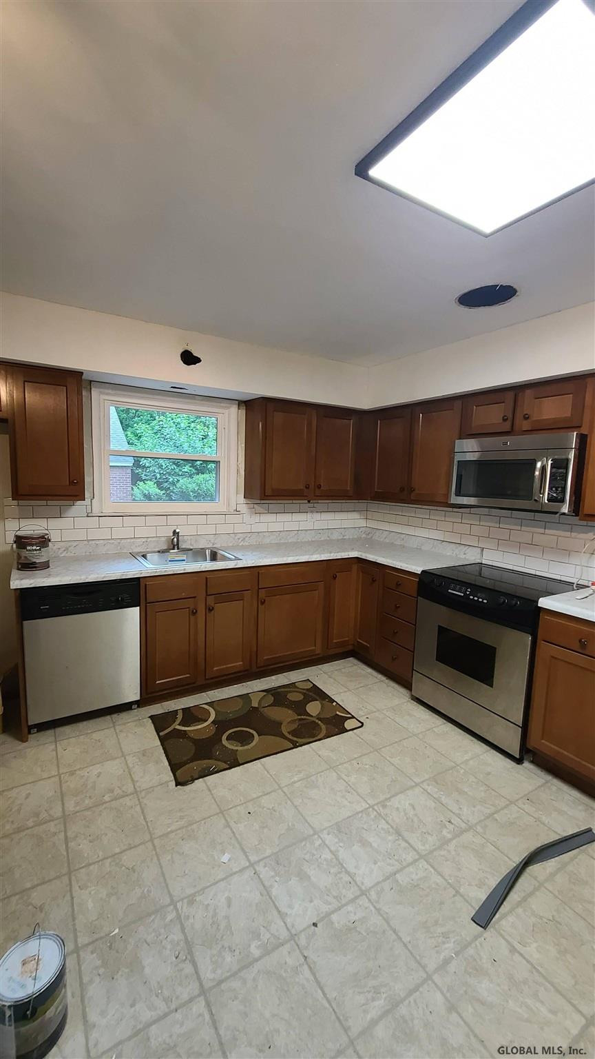 3 Alton Road Guilderland, NY 12203 - Photo 8 of 25 Photo 8