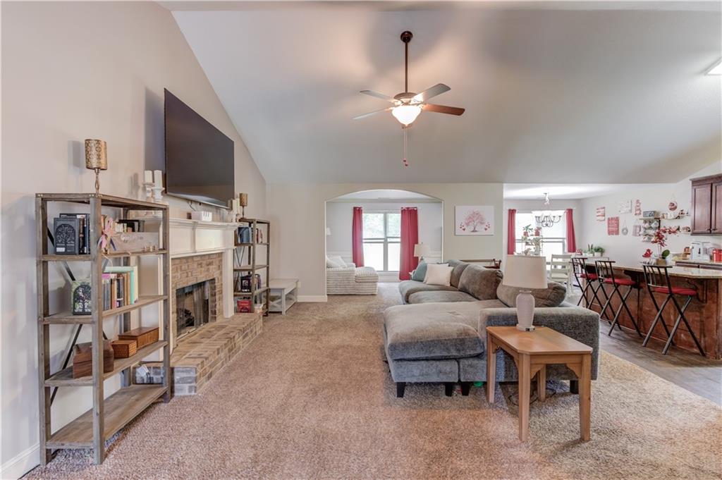 154 Rolling Oaks Lane Colbert, GA 30628 - Photo 5 of 40