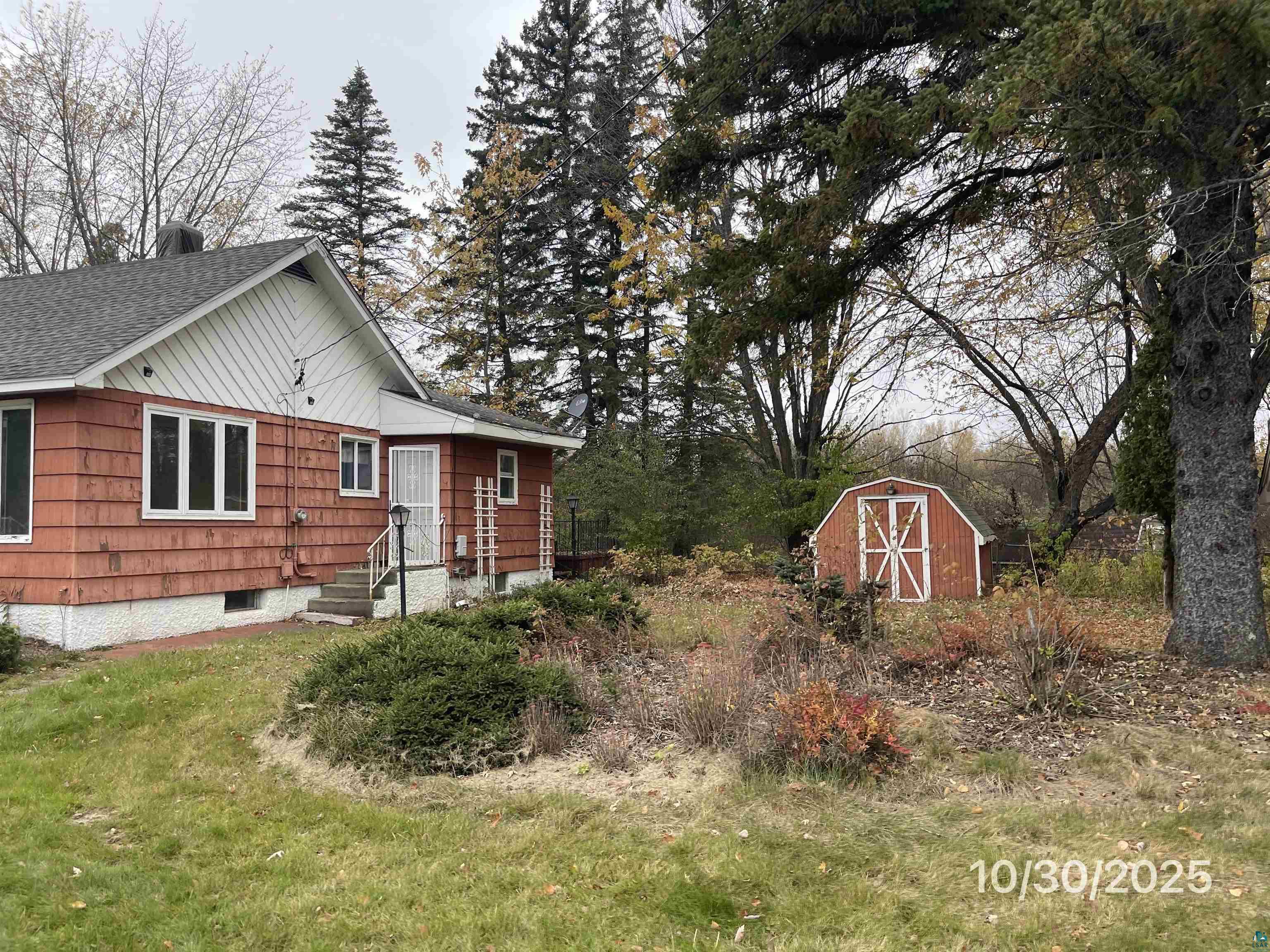 821 West Page Street Duluth, MN 55811 - Photo 3 of 34