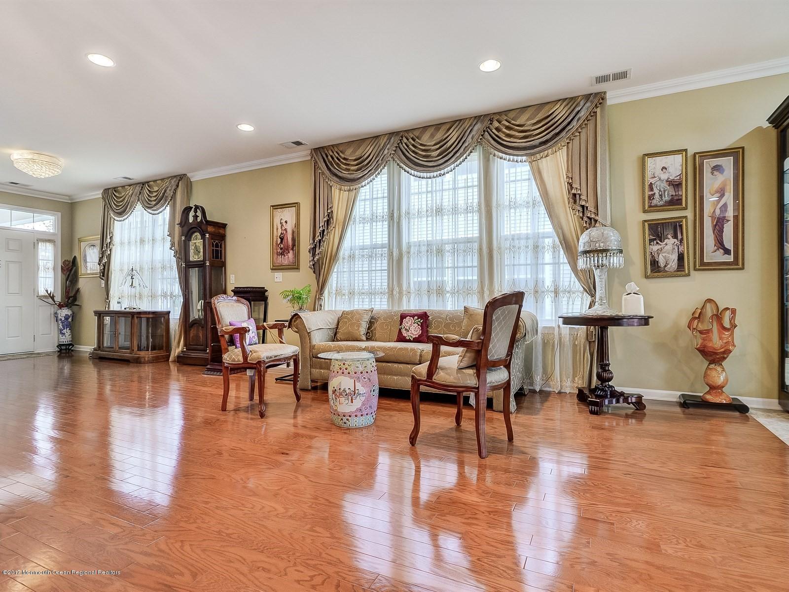 5 Percheron Road Manalapan, NJ 07726 - Photo 4 of 50 004_Living