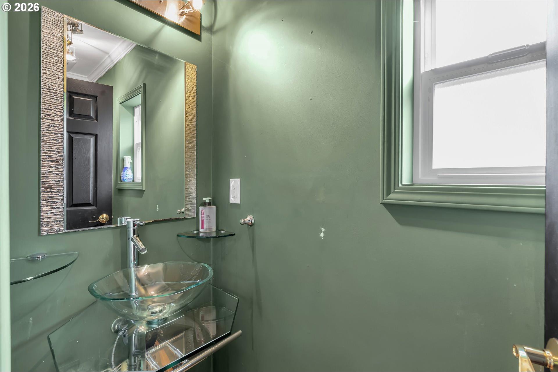 706 Southwest Colony Drive Portland, OR 97219 - Photo 17 of 48 Gallery Image 17