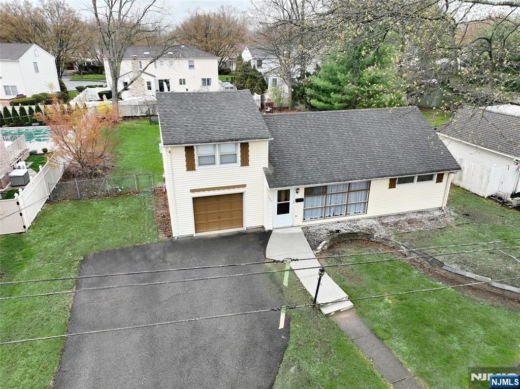 324 Edstan Way Paramus, NJ 07652 - Photo 20 of 35