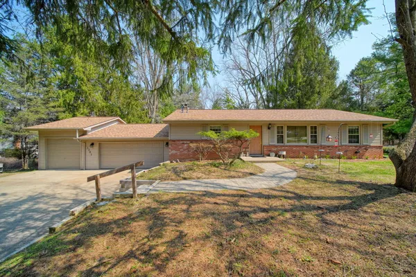 $289,900 | 3381 Pine Ridge Drive, Jackson, MI 49201