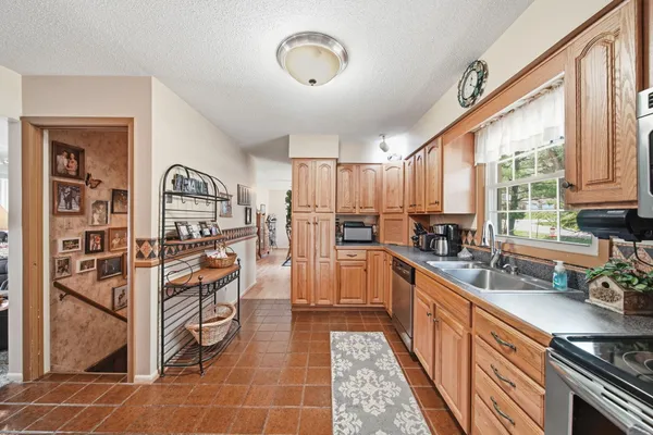 $289,900 | 3381 Pine Ridge Drive, Jackson, MI 49201