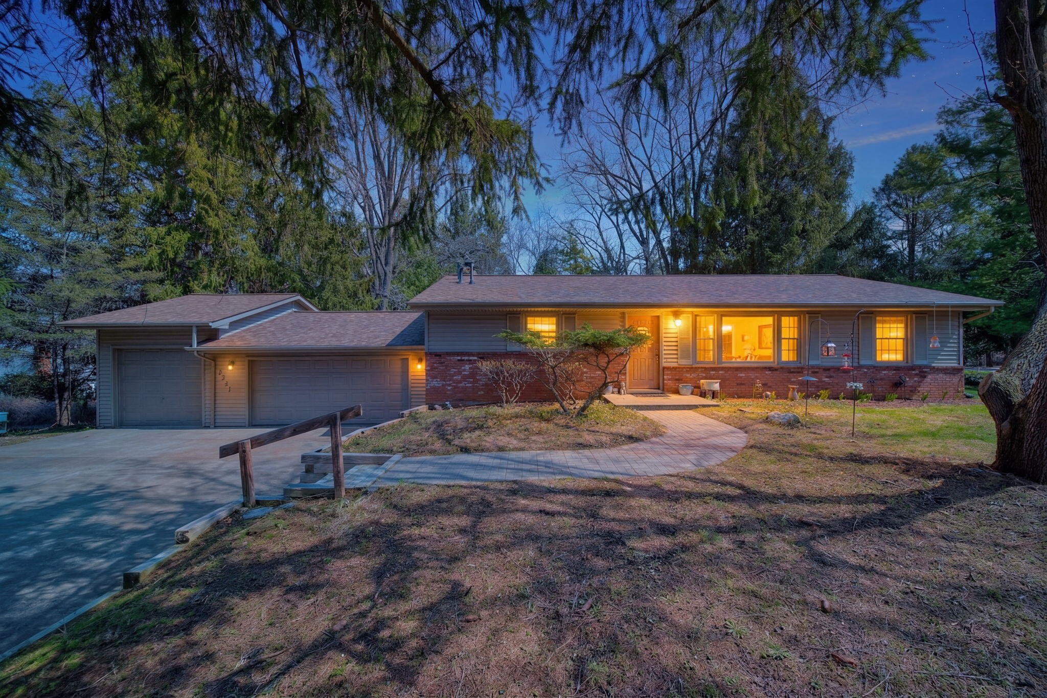 3381 Pine Ridge Drive Jackson, MI 49201 - Photo 2 of 66 2