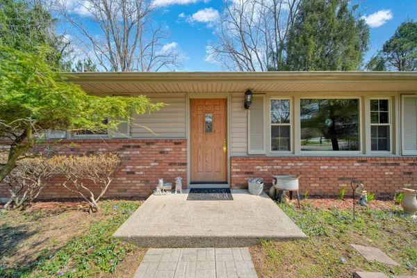 $289,900 | 3381 Pine Ridge Drive, Jackson, MI 49201
