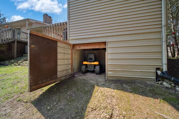 $289,900 | 3381 Pine Ridge Drive, Jackson, MI 49201